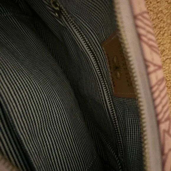 Umbrella Collective Jana Lam Hawaii printed leather crossbody - Picture 7 of 12